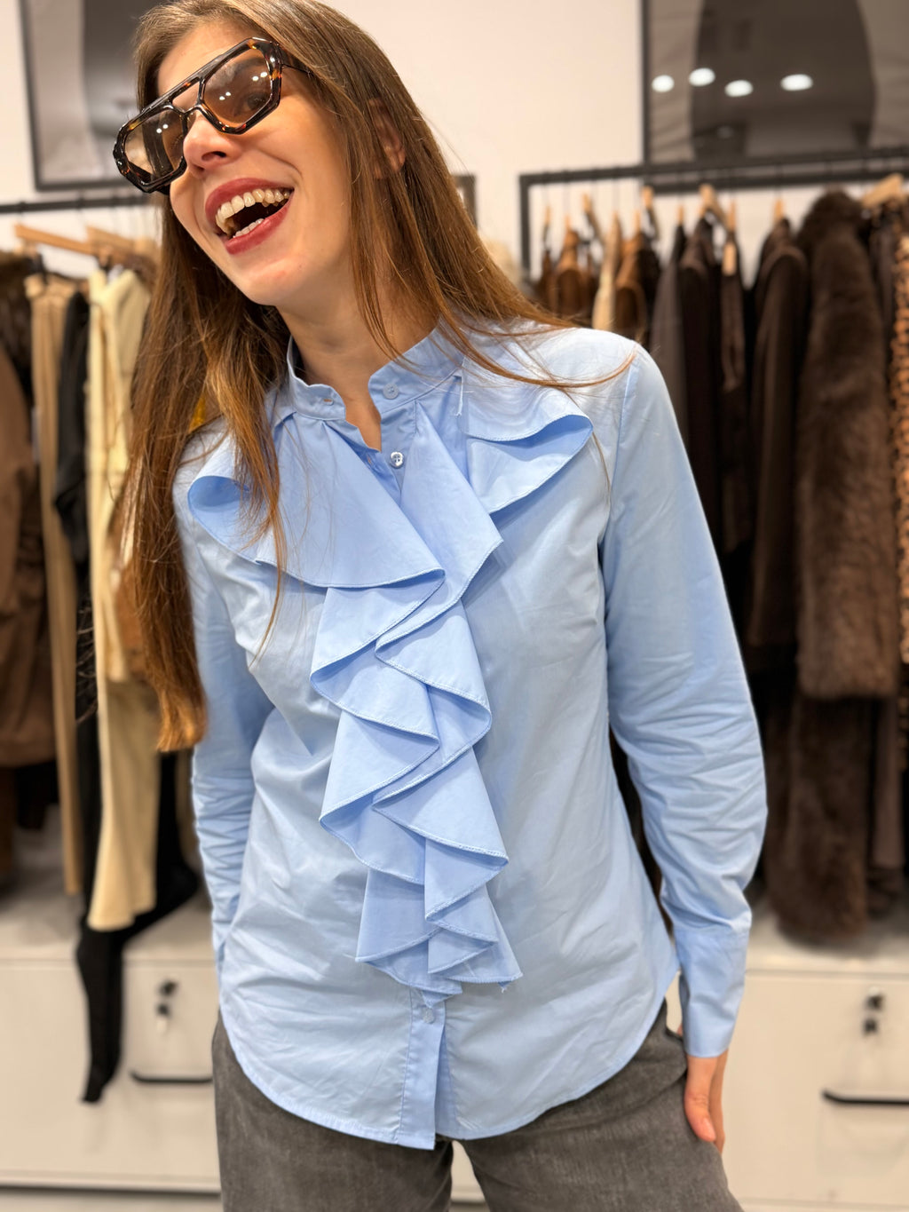 Chemise à jabot bleu ciel