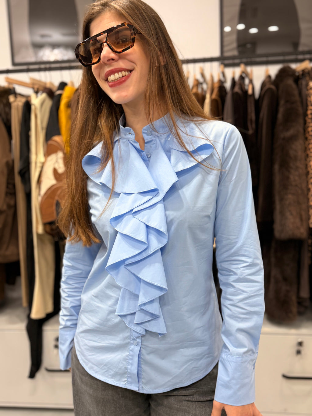 Chemise à jabot bleu ciel